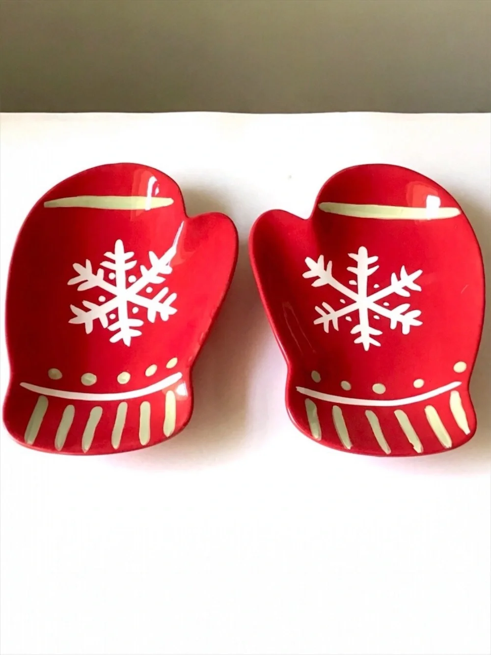 Hallmark Snowflake Mitten Serving Dishes Christmas Holiday Winter Decor Set of 2